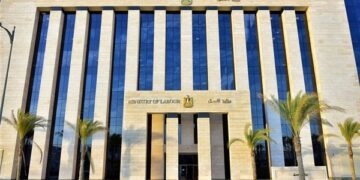 وزارة العمل: تكثيف المراجعة ومتابعة نشاط شركات الحاق العمالة بالخارج والداخل