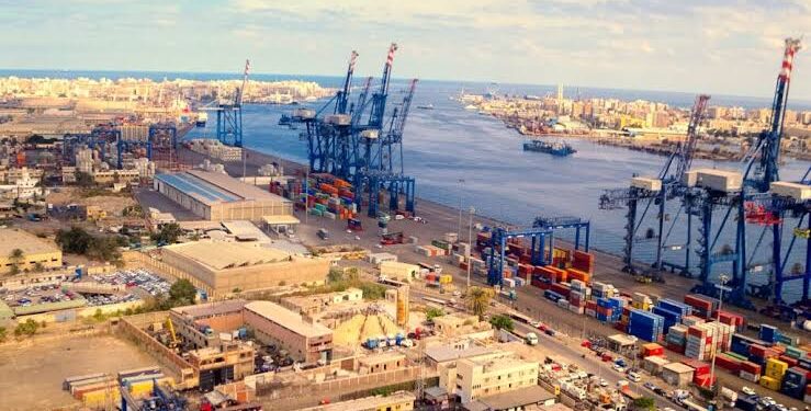 ما يقرب من ١٢٠ مليون جنيه حصيلة مزادات بيع رسائل المهمل بضائع متنوعة لكافة المنافذ الجمركية لشهر نوفمبر 2024