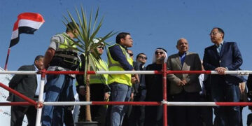 مدبولي يفتتح محطة “أبيدوس 1 للطاقة الشمسية” في صحراء كوم أمبو بقدرة 500 ميجاوات