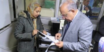 وزير الكهرباء يتفقد هيئة تنمية واستخدام الطاقة الجديدة والمتجددة