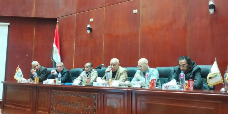 مسئولو “الإسكان” يلتقون ممثلي الشركات المنفذة للمشروعات السكنية بمدينة بدر لمتابعة سير العمل