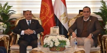 رئيس هيئة الرعاية الصحية يلتقي محافظ بورسعيد للاطمئنان على استمرار كفاءة منظومة التأمين الصحي الشامل