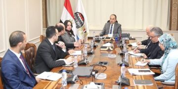 وزير قطاع الأعمال يلتقي وفدا من المبادرة الوطنية لتطوير الصناعة المصرية “ابدأ” لتعزيز التعاون المشترك