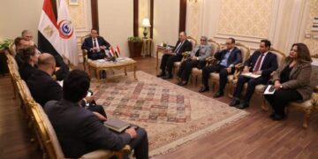 وزير الصحة يبحث التعاون مع السفير الهولندي وشركة “فيليبس” لدعم القطاع الصحي