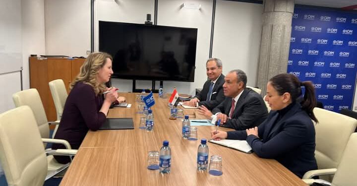 في مُستهل زيارته لجنيف.. وزير الخارجية والهجرة يلتقي بمُدير عام المُنظمة الدولية للهجرة