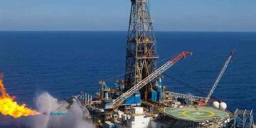 “البترول” تنفي تأجيل شركة إيني الإيطالية زيادة إنتاج الغاز من حقل ظهر