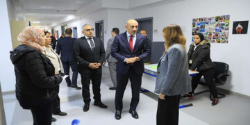 وزير التربية والتعليم في زيارة مفاجئة للمدرسة الخاصة الدولية التي شهدت واقعة التعدي على طالبة