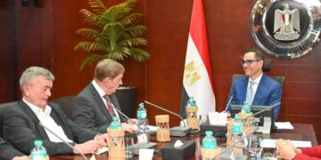 وزير الاستثمار يلتقي وفد اتحاد الصناعات البافاري وجمعية الصداقة العربية الألمانية لبحث سبل تعزيز التعاون المشترك