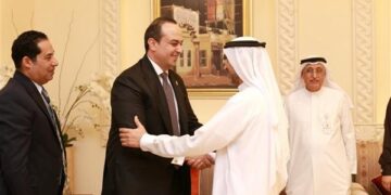 رئيس هيئة الرعاية الصحية يلتقى المدير العام لهيئة صحة دبي لتعزيز التعاون المشترك