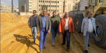 وزير الإسكان يتابع موقف أعمال التطوير ورفع الكفاءة للطرق والمرافق والخدمات بعددٍ من المدن الجديدة