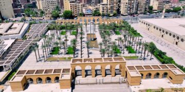 وزير الإسكان يتابع سير العمل بمشروع حدائق تلال الفسطاط  ومحوري عمرو بن العاص والفريق كمال عامر