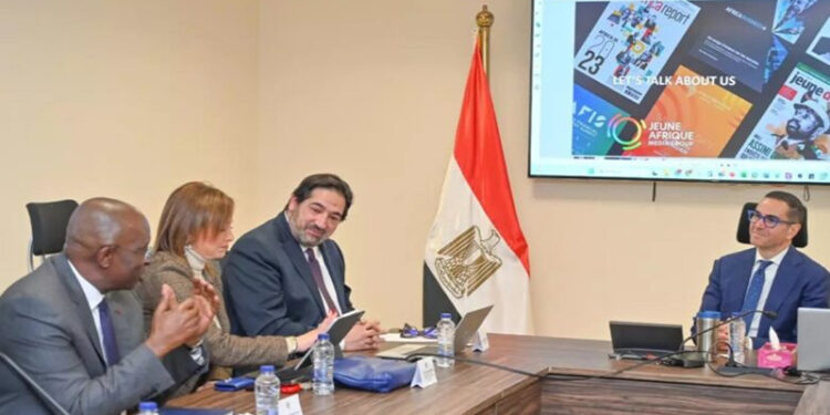 الخطيب يبحث مع “جون آفريك” ترتيبات إقامة المنتدى الإفريقي للاستثمار والتمويل