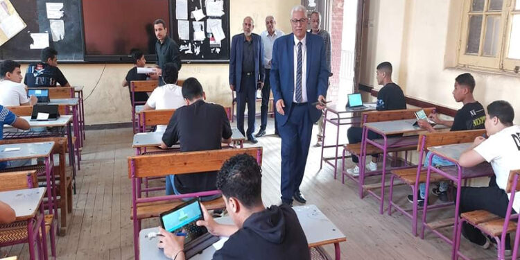 انتظام اللجان الامتحانية لصفوف النقل في القاهرة