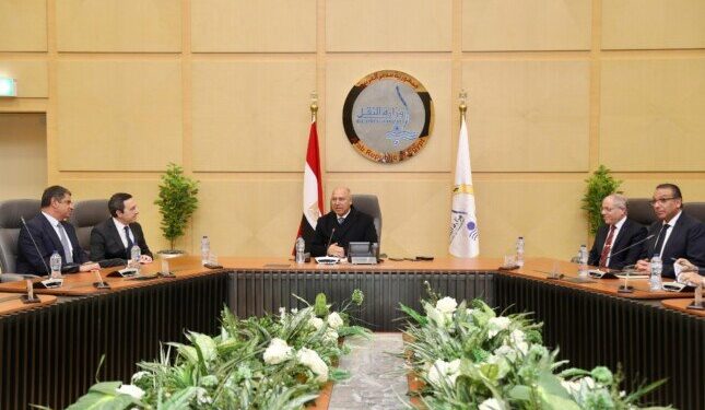 توقيع عقد إنشاء مشروع الميناء الجاف والمنطقة اللوجستية بالعاشر من رمضان