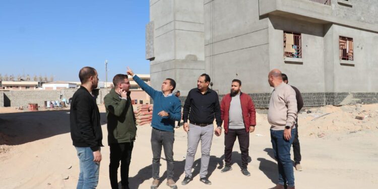 رئيس جهاز مدينة 6 أكتوبر يتفقد عمارات  المبادرة الرئاسية”سكن لكل المصريين” لمتابعة المستجدات