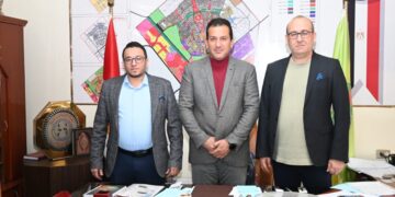 رئيس جهاز مدينة العاشر من رمضان يبحث فرص التعاون مع وفد من شركة “لارك” التركية