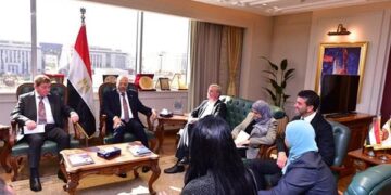 وزير العمل يبحث مع وفد اتحاد الصناعات الألمانية  التعاون في مجالات تنقل الأيدى العاملة والتدريب المهني