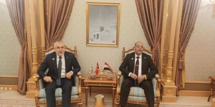 وزير العمل بحث مع نظيره التركي صياغة بروتوكول لتوفير عمالة مدربة لسوق العمل التركي