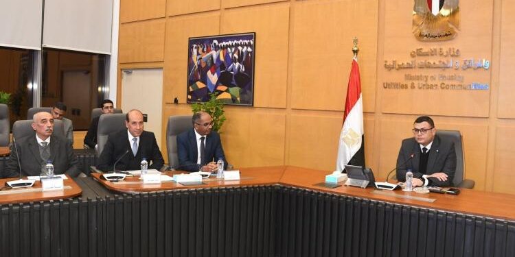 وزير الإسكان يتابع موقف المشروعات التي يتم تنفيذها ضمن المبادرة الرئاسية “حياة كريمة”