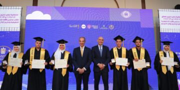 وزيرا الاتصالات والتعليم يشهدان تخريج أول دفعتين من طلاب مدارس WE للتكنولوجيا التطبيقية