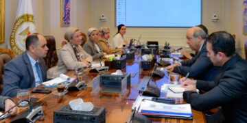 وزيرة البيئة تستقبل وزير الطيران لبحث التعاون المشترك في ملف تغير المناخ والسياحة البيئية