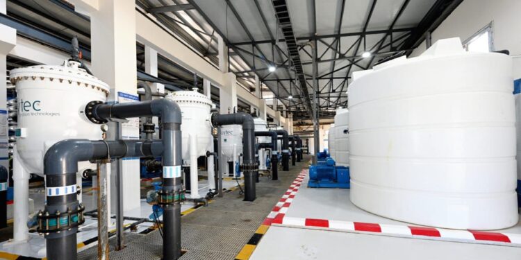 وزير الإسكان يستعرض مشروعات قطاع المرافق وصيانة الشبكات والمحطات بهيئة المجتمعات العمرانية