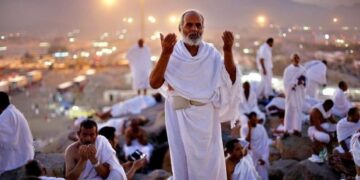 تحفيز الطيران وضوابط الحج والعمرة.. أبرز إجراءات السياحة والآثار خلال 2024