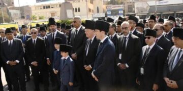 محافظ أسوان يشارك في مراسم الجنازة الرسمية لتوديع الأمير كريم الحسينى الأغاخان الرابع