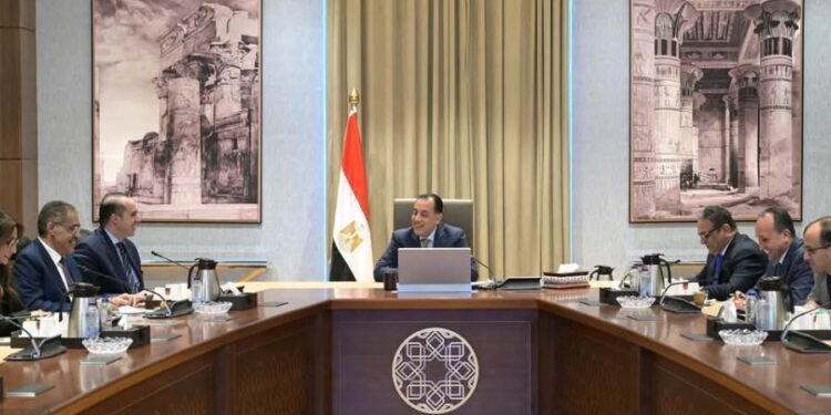 رئيس الوزراء يلتقي مسئولي “الحوار الوطني”