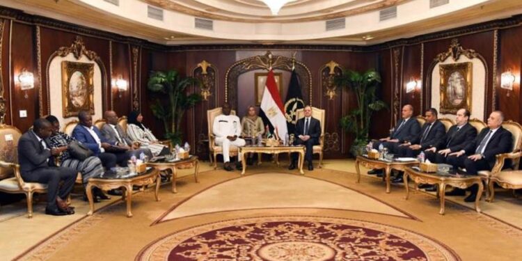 تفاصيل لقاء وزير الداخلية بوزير الأمن ببوركينا فاسو