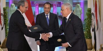 رئيس الوزراء يشهد توقيع بروتوكول تعاون بين “القومي لتنظيم الاتصالات” والنيابة العامة