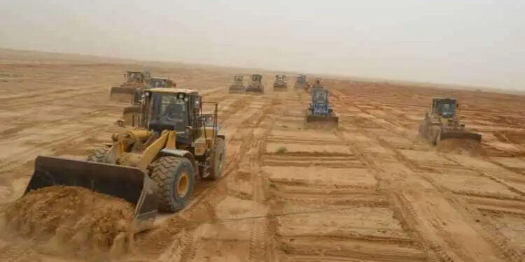 “العبور الجديدة” يبدأ توفيق أوضاع 93 قطعة جديدة بتوسعات المدينة