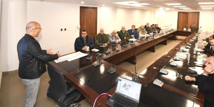 وزير الإسكان يتفقد محطة معالجة الصرف الصحي (أوراسكواليا) بالقاهرة الجديدة ويتابع سير العمل بها