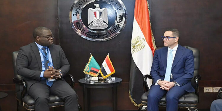 وزير الاستثمار يستقبل وزير التجارة والصناعة الزامبي لبحث سبل تعزيز العلاقات الاقتصادية المشتركة بين البلدين