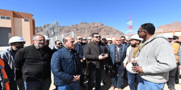 وزير الإسكان يتفقد محطة محولات الكهرباء وطريق كمين النب ي صالح رفع كفاءة طريق المطار بسانت كاترين