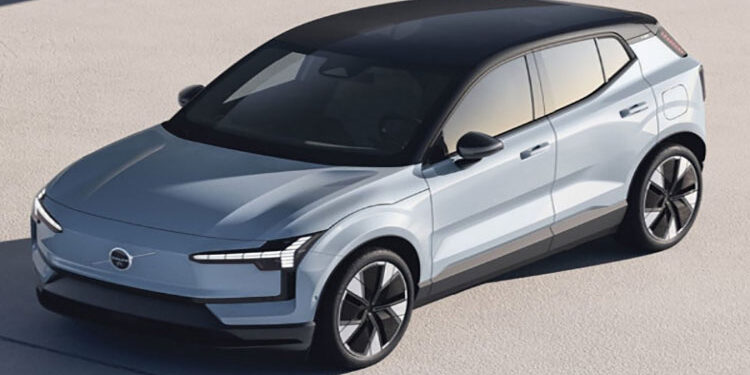 أسعار ومواصفات فولفو اى اكس 30 موديل 2025 الجديدة