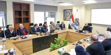 وزير قطاع الأعمال العام يتابع آخر مستجدات مشروعات قطاع الصناعات المعدنية التابع للوزارة