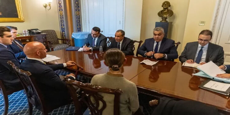 وزير الخارجية والهجرة يلتقي رئيس لجنة الشئون الخارجية بمجلس النواب الأمريكي