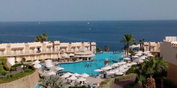 تابعة لـ«إعمار مصر» توقع عقدًا لتطوير مشروع سياحي متكامل في البحر الأحمر
