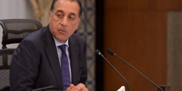 مدبولي يبدأ جولة تفقدية موسعة بعدد من المشروعات بمنطقة السخنة المتكاملة