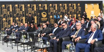 وزير الإسكان يشهد مراسم توقيع اتفاقية شراكة بين مجموعة العرجاني وشركة (CSCEC)