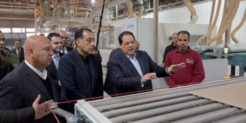 رئيس الوزراء يفتتح المرحلة الثانية من مصنع شركة “سيراميكا كليوباترا”