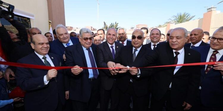 وزير العدل يفتتح مجمع خدمات الشهر العقاري والتوثيق بالغردقة