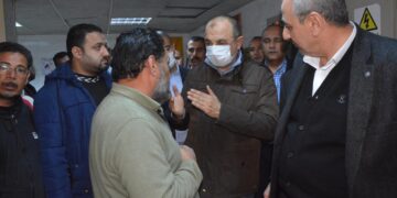 روزير قطاع الأعمال يتفقد موقع حادث الخزان بشركة غزل المحلة ويزور المصابين الأربعة للاطمئنان على حالتهم