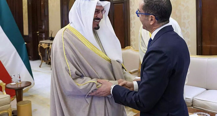 رئيس الوزراء الكويتي يستقبل وزير الاستثمار والتجارة الخارجية لبحث سبل تعزيز العلاقات الثنائية المشتركة بين البلدين