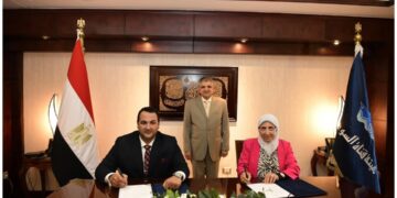 توقيع بروتوكول تعاون بين «هيئة قناة السويس» و«الهندسية المصرية» لبدء طرح وحدات سكنية بالحي الأول في «الإسماعيلية الجديدة»