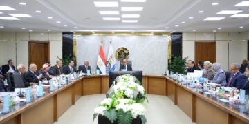 وزير قطاع الأعمال يترأس الجمعية العامة للشركة القابضة للقطن والغزل والنسيج