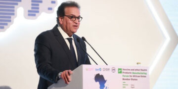 عبدالغفار: مصر أولت اهتماماً كبيرًا بتوطين صناعة المستحضرات والمستلزمات الطبية