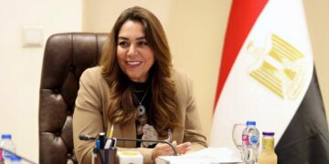 وزيرة التنمية تتابع مشروع تشجير الطريق الدائرى والمحاور بالقاهرة الكبرى