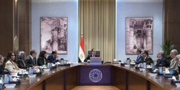 رئيس الوزراء يعقد اجتماعًا لاستعراض عددٍ من الإجراءات المُقترحة لتطوير منظومة الجمارك